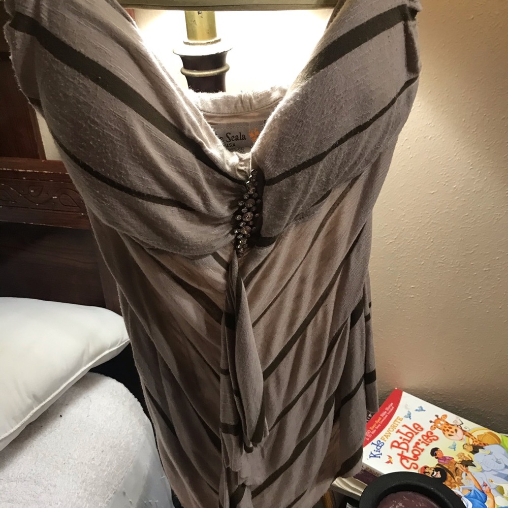 Dressy top. Size M.
